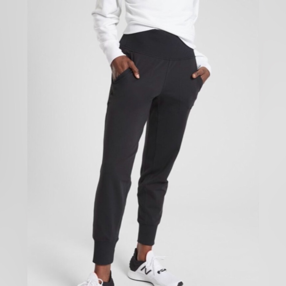Athleta Women’s Athletic Joggers With Pockets Size Medium